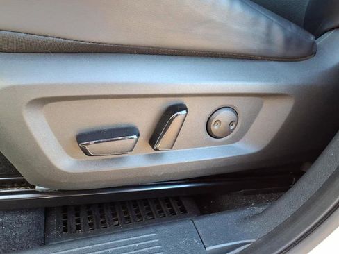 Used 2023 Nissan Rogue SV w/ SV Premium Package image 4