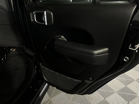 Certified 2024 Jeep Gladiator Sport image 30