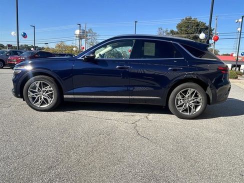 Used 2025 Genesis GV70 2.5T image 6