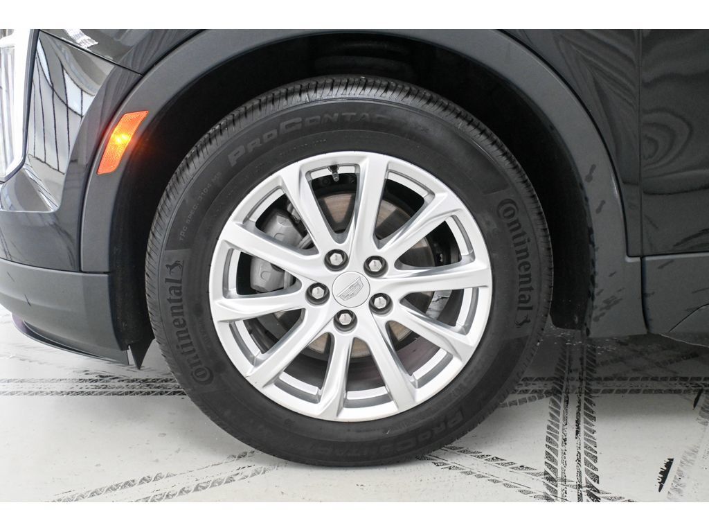Used 2020 Cadillac XT4 Luxury w/ Cold Weather Package AWD/4WD image 24