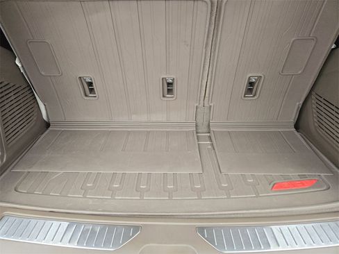 Used 2021 GMC Yukon Denali w/ Denali Premium Package image 34