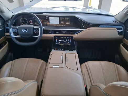 Used 2025 INFINITI QX80 Sensory AWD/4WD image 9