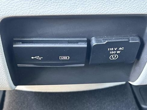 Used 2019 Jeep Cherokee Limited AWD/4WD image 19