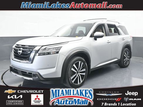 Used 2023 Nissan Pathfinder Platinum image 1