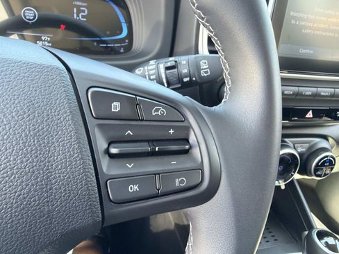 Certified 2026 Hyundai Venue SEL FWD image 20