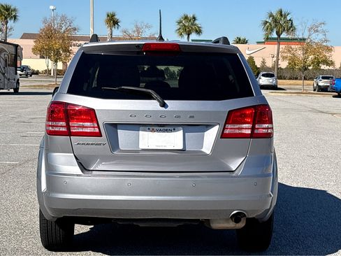 Used 2020 Dodge Journey SE w/ SE Popular Equipment Group image 24