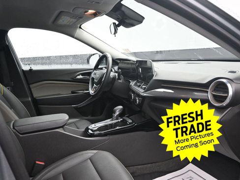 Used 2025 Chevrolet Trax ACTIV w/ Driver Confidence Package image 10