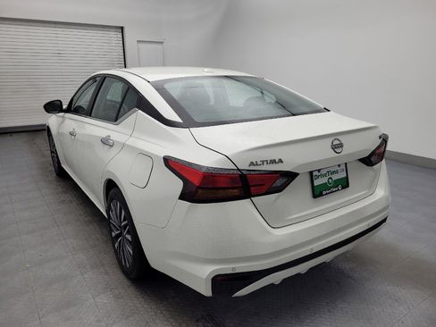Used 2024 Nissan Altima 2.5 SV image 5