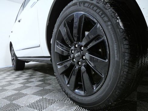 Used 2023 Lincoln Navigator Reserve image 2