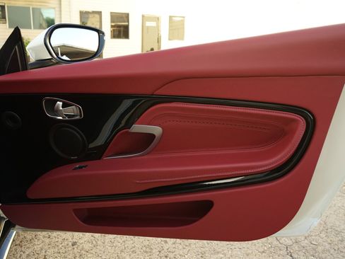 Used 2017 Aston Martin DB11 V12 RWD image 23