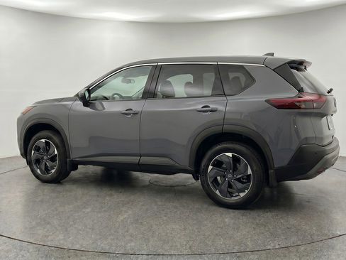 Used 2025 Nissan Rogue SV AWD/4WD image 6