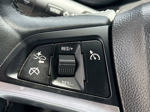 Used 2019 Buick Cascada Premium image 11