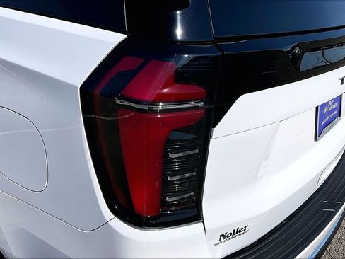 Used 2025 Chevrolet Tahoe LT image 31