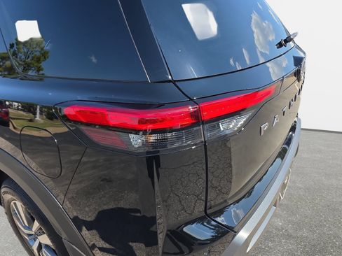 New 2026 Nissan Pathfinder SL FWD image 32