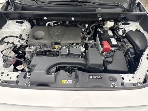 Used 2025 Toyota RAV4 LE AWD/4WD image 30