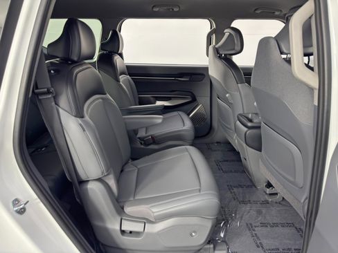 Used 2024 Kia EV9 Light Long Range image 43