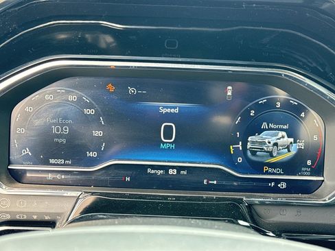 Used 2025 Chevrolet Silverado 2500 LT w/ Convenience Package image 23