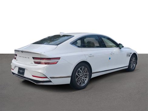 Used 2025 Genesis G80 2.5T image 3