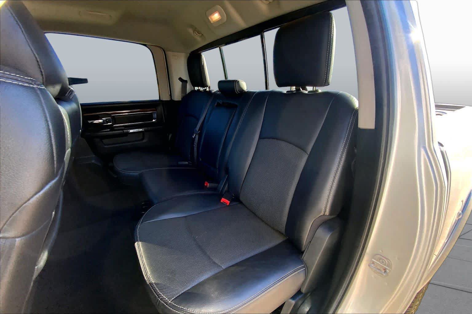 Used 2017 RAM 1500 Laramie w/ Convenience Group AWD/4WD image 19