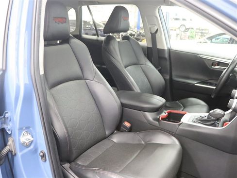 Used 2022 Toyota RAV4 TRD Off-Road AWD/4WD image 25