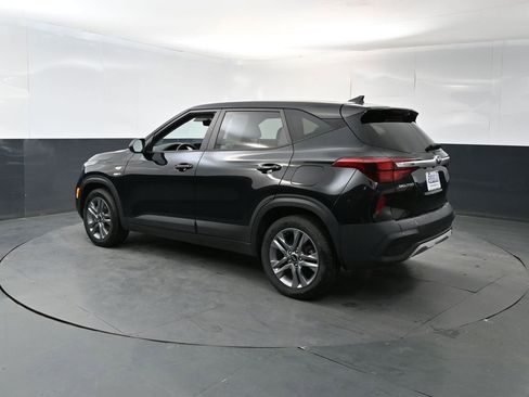Used 2021 Kia Seltos LX AWD/4WD image 3