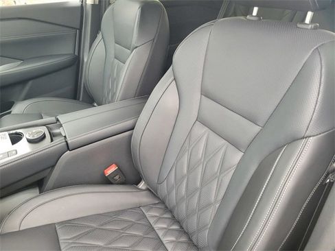 New 2026 Nissan Rogue Platinum image 8