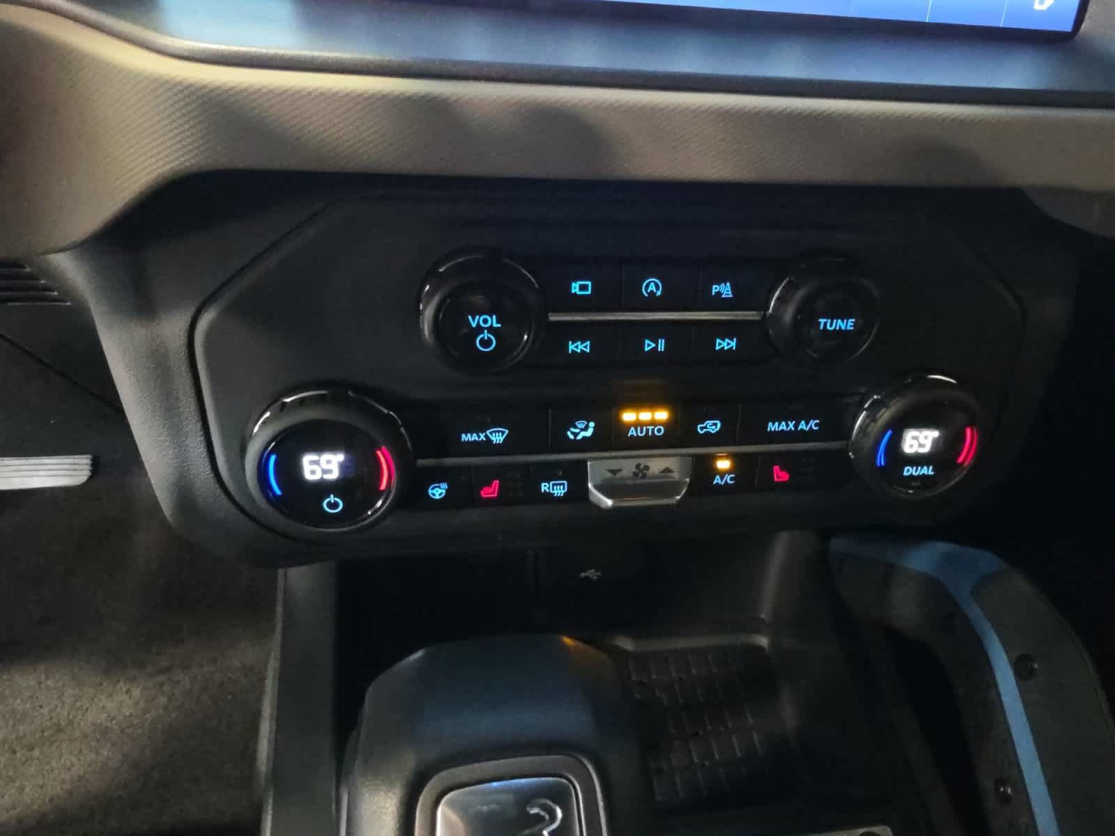 Used 2024 Ford Bronco Wildtrak AWD/4WD image 29