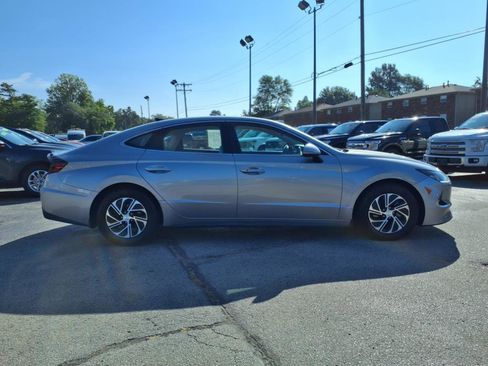 Used 2022 Hyundai Sonata Blue image 2