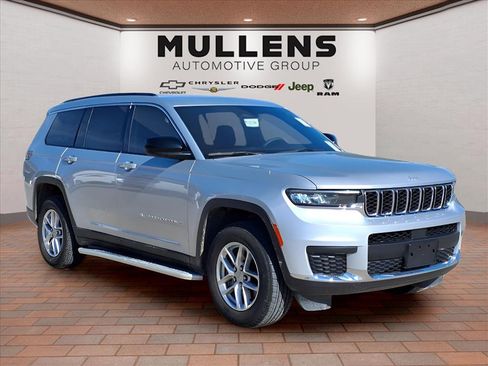 Used 2024 Jeep Grand Cherokee L Laredo w/ Luxury Tech Group I image 3