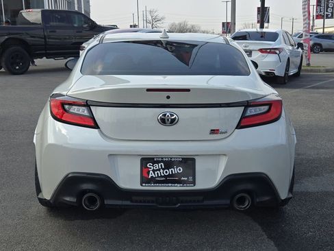 Used 2024 Toyota GR86 image 7
