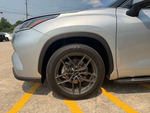 Used 2020 Toyota Highlander Limited FWD image 9