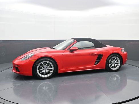 Used 2017 Porsche 718 Boxster image 4