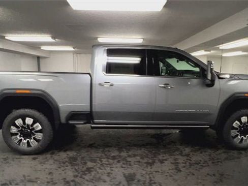 New 2026 GMC Sierra 2500 Denali w/ Denali Reserve Package image 9