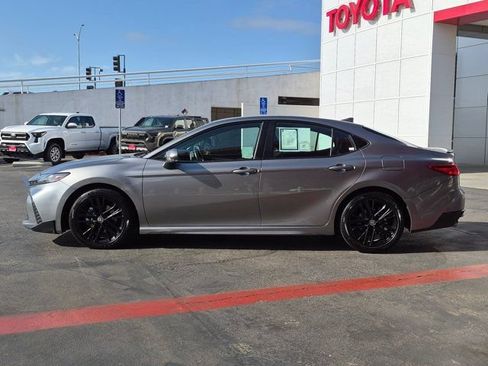 Used 2025 Toyota Camry SE FWD image 12