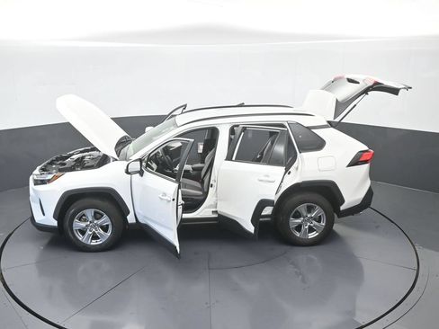 Used 2024 Toyota RAV4 XLE AWD/4WD image 61