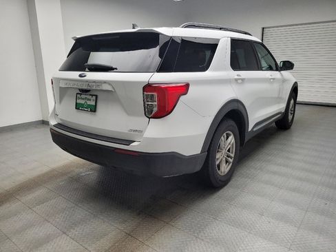 Used 2021 Ford Explorer XLT AWD/4WD image 9