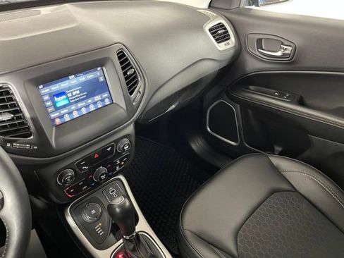 Used 2018 Jeep Compass Latitude w/ Popular Equipment Group AWD/4WD image 35