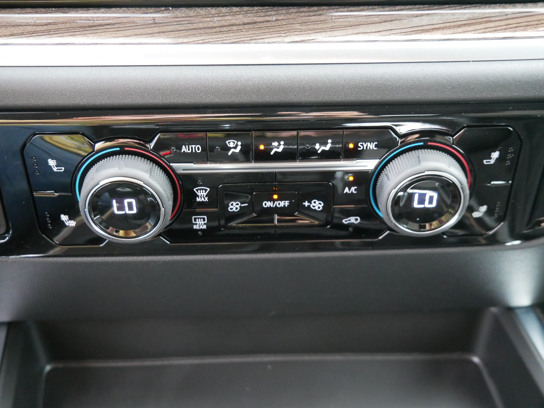 New 2026 Chevrolet Silverado 1500 RST w/ RST All Star Premium Package AWD/4WD image 8