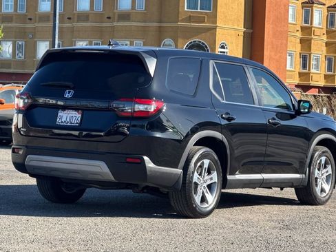 Used 2024 Honda Pilot EX-L image 4