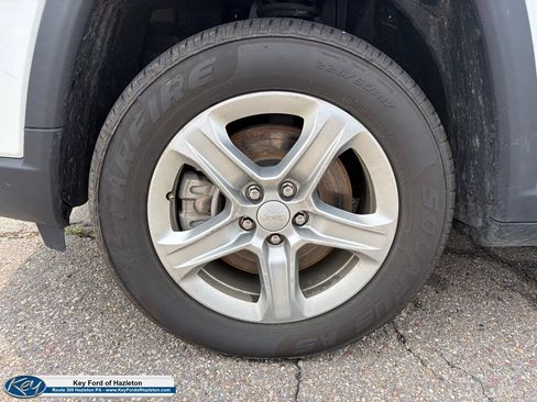 Used 2024 Jeep Compass Latitude AWD/4WD image 5