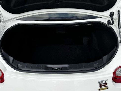 Used 2024 Nissan GT-R w/ Floor Mat Package AWD/4WD image 55