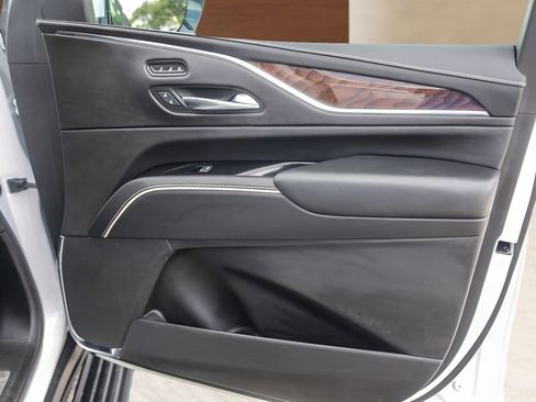 Used 2022 Cadillac Escalade Sport Platinum w/ LPO, ONYX Package AWD/4WD image 32