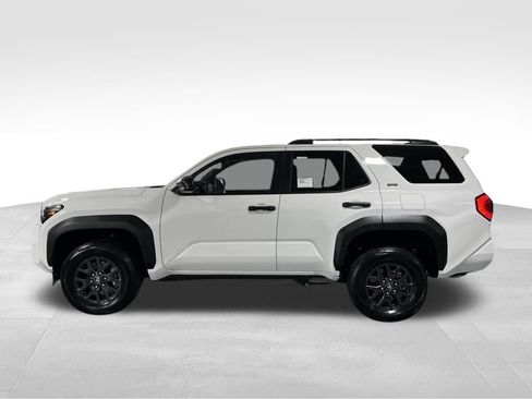 New 2026 Toyota 4Runner SR5 AWD/4WD image 2