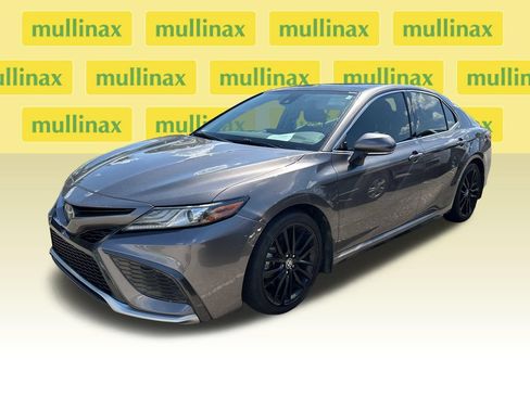 Used 2021 Toyota Camry XSE FWD image 6
