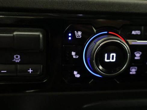 Used 2025 Chevrolet Silverado 3500 LTZ w/ LTZ Convenience Package AWD/4WD image 57