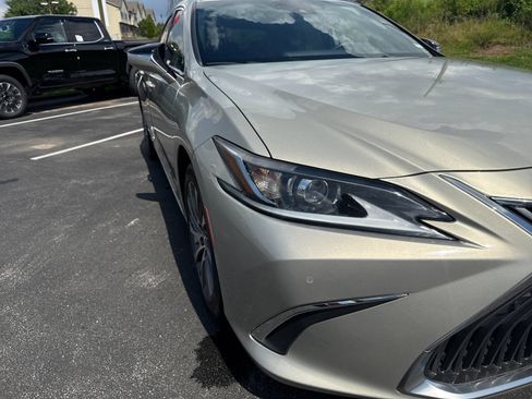 Used 2021 Lexus ES 300h w/ Premium Package FWD image 29