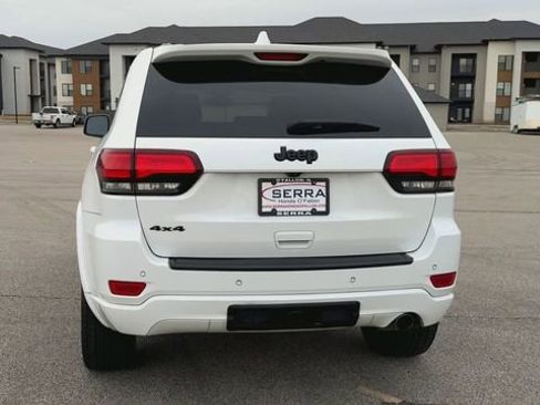 Used 2020 Jeep Grand Cherokee Altitude AWD/4WD image 7