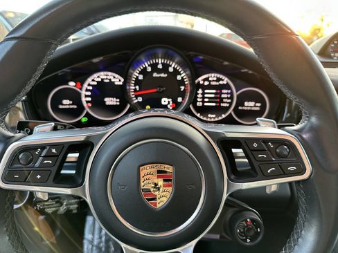 Used 2017 Porsche Panamera Turbo image 29