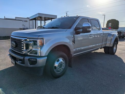 Used 2022 Ford F350 Platinum AWD/4WD image 8