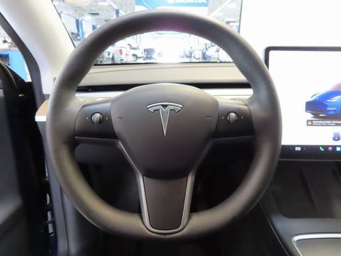 Used 2023 Tesla Model Y Long Range image 9